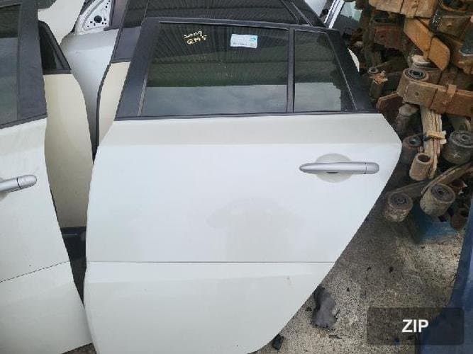 Renault QM5 2009 — дверь задняя левая