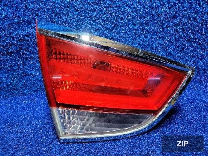 Hyundai Tucson 2012 — фонарь задний левый внутренний 1