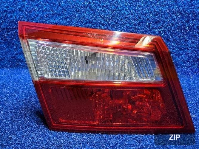 Renault SM5 2011 — задний фонарь левый внутренний 265550031R