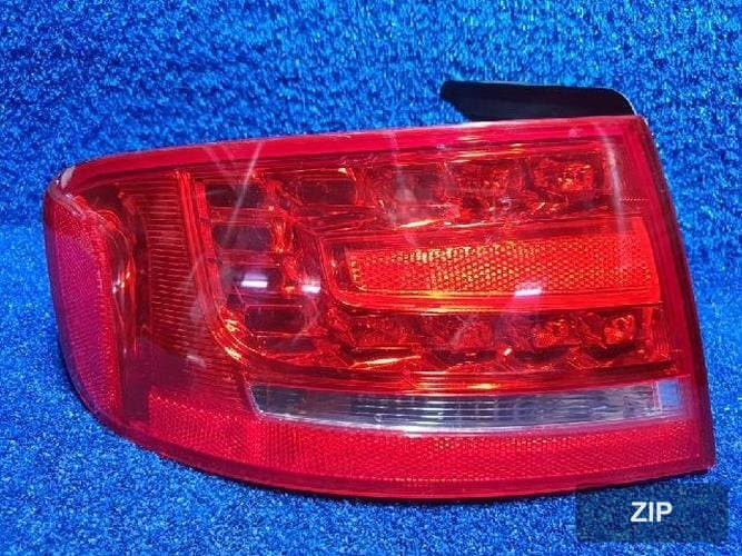 Audi A4 2011 — задний фонарь левый наружный 8K5945095K