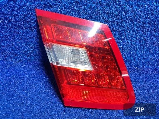 Mercedes-Benz E-класс 2013 — задний фонарь левый внутренний A2129060158