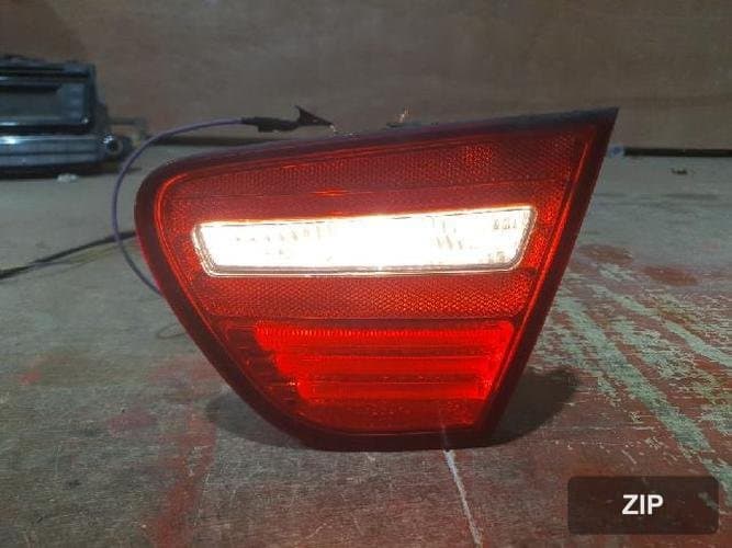 Hyundai Avante 2010 — фонарь задний внутренний правый 92404-2Q000