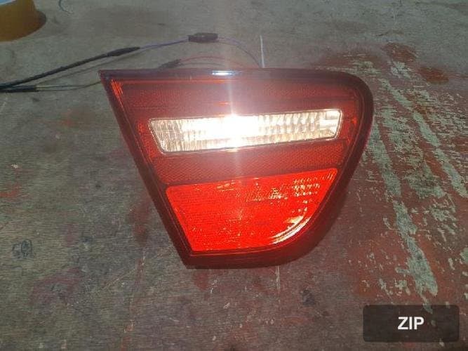 Hyundai Avante 2010 — фонарь задний левый внутренний 92403-2H500