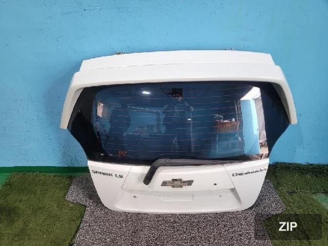 GM Daewoo Spark 2012 — крышка багажника