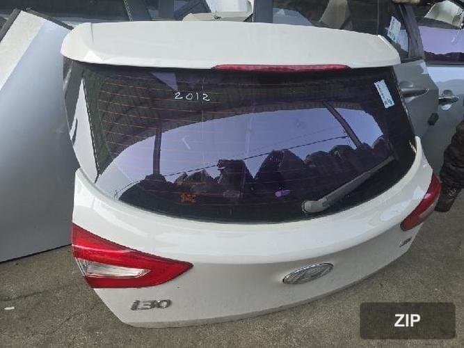 Hyundai i30 2012 — крышка багажника 3