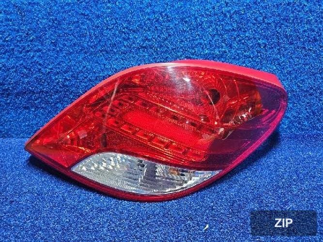 Peugeot 207 2011 — фонарь задний правый (наружный) 9686567180-00