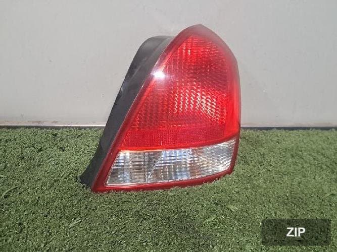 Hyundai Avante 2002 — задний фонарь правый