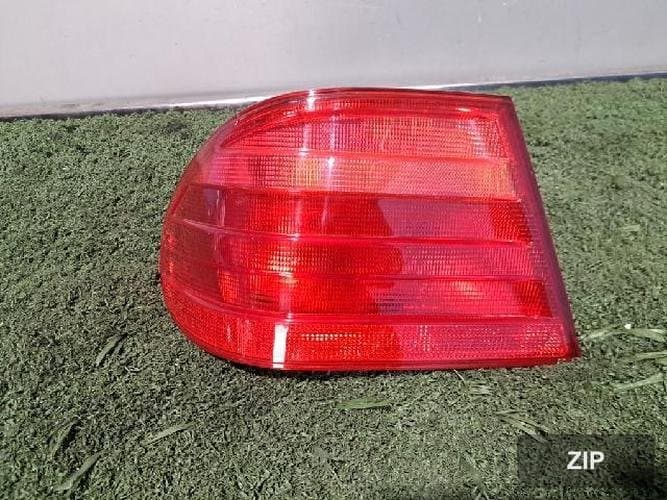 Mercedes-Benz E-Class 1997 — фонарь задний левый (внешний) 4565