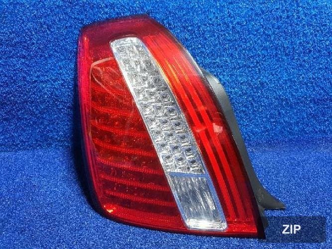 Kia Opirus 2010 — задний фонарь левый наружный
