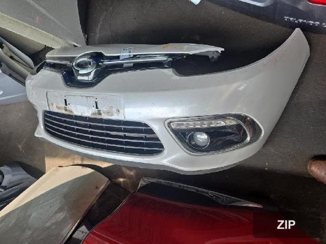 Renault SM3 2016 — передний бампер