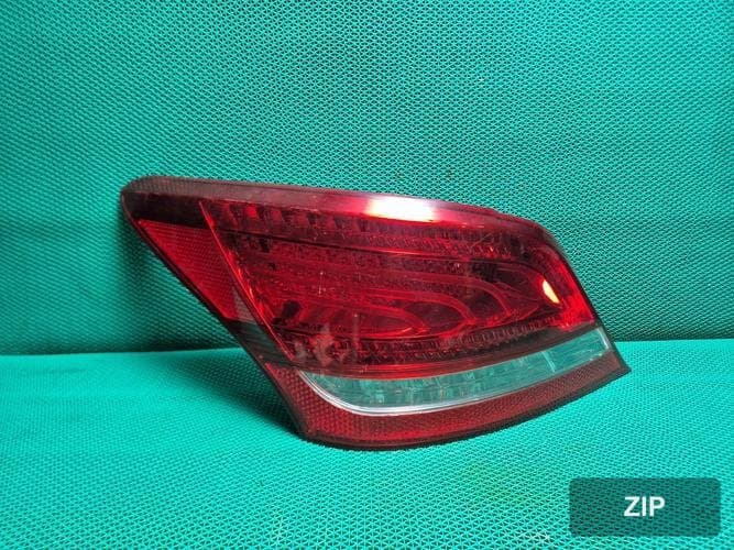 Задний фонарь левый (водительская сторона) 924013N000