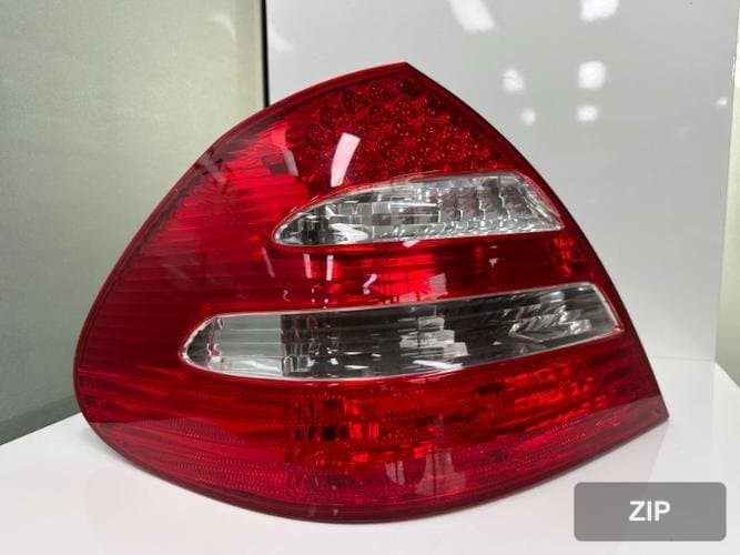 Mercedes-Benz E-класс 2008 — фонарь задний левый наружный 2118200564