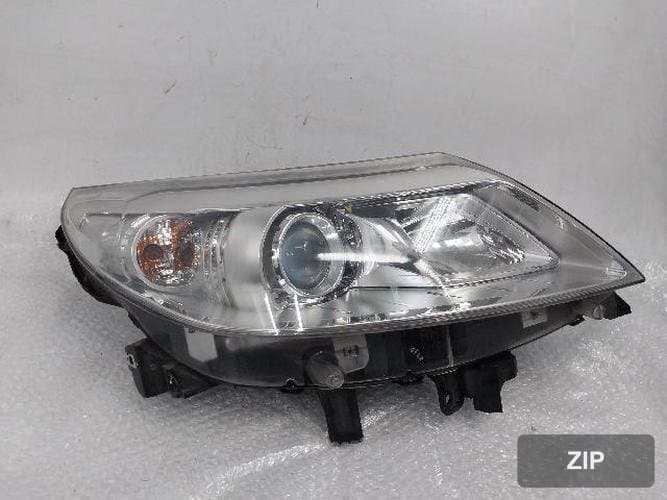 Renault SM5 2010 — фара правая 260100066R