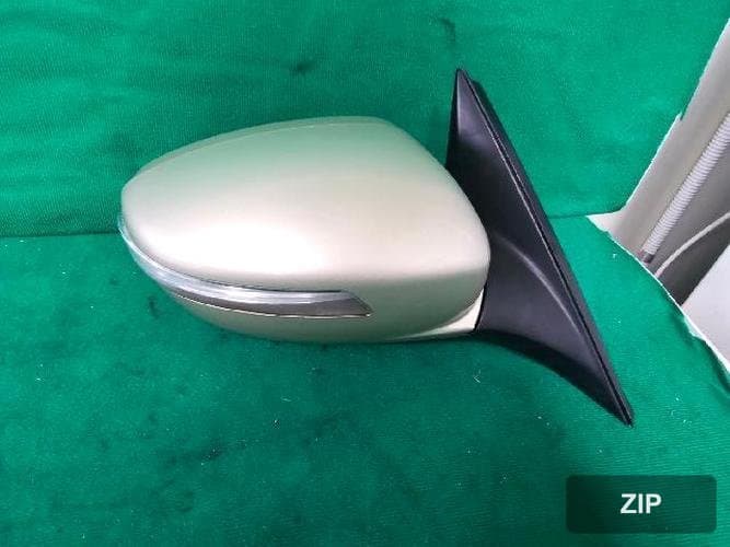 Hyundai Genesis 2008 — боковое зеркало правое 87620 3M060ZT