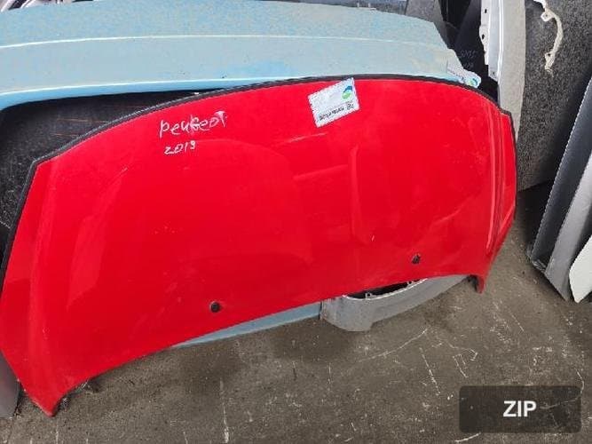 Peugeot 308 2013 — капот