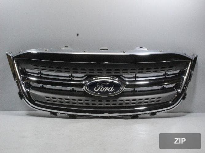 Ford Taurus 2010 — решетка радиатора AG13-8A164-A