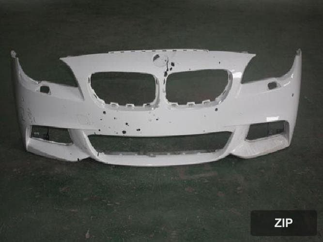 BMW 5 Series 2012 — передний бампер