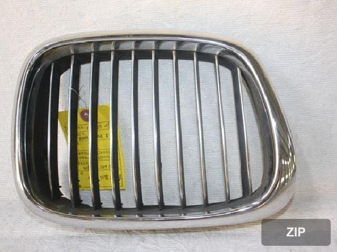 BMW 5 серия 2004 — решетка радиатора M5ZB2497262