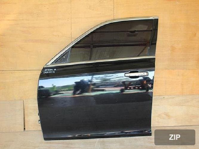 Chrysler 300 2012 — передняя дверь левая