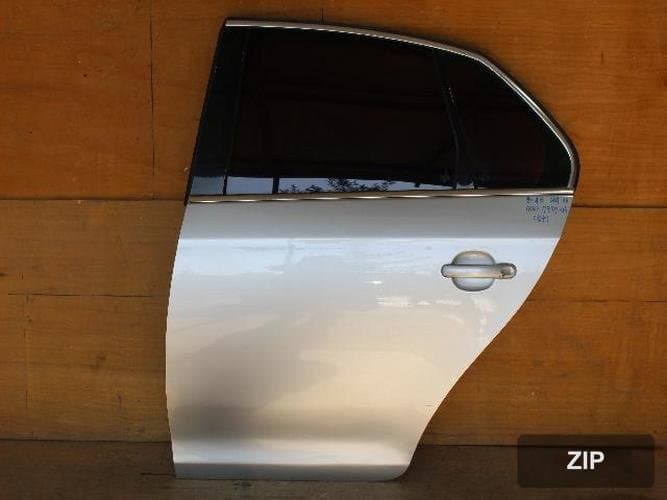 Volkswagen Jetta 2006 — дверь задняя левая