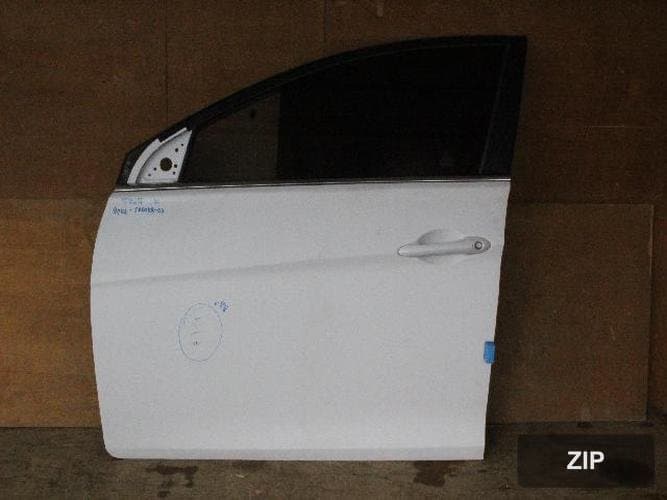 Hyundai Sonata 2010 — передняя дверь левая