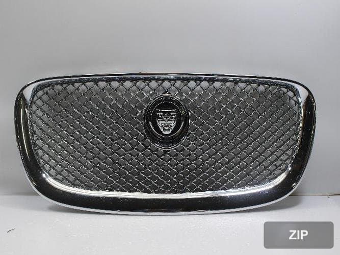 Jaguar XF 2013 — решётка радиатора CX238A100AA