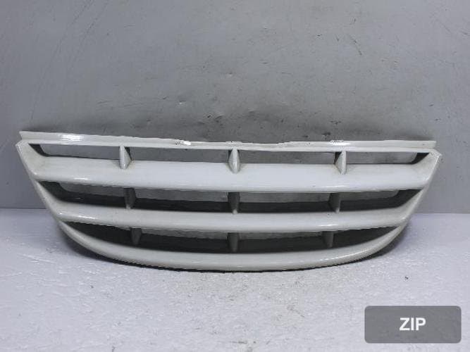 Kia Cerato 2005 — решетка радиатора 863502F010