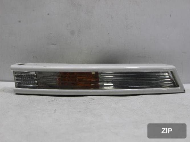 Volkswagen Passat 2011 — повторитель поворота правый 3C0807718A