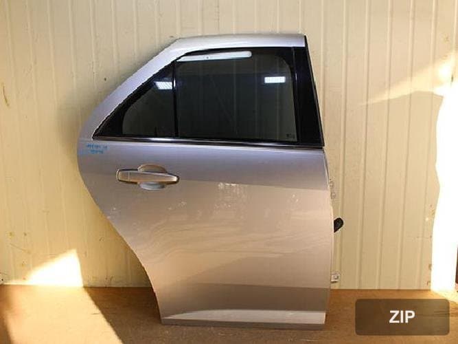 Cadillac STS 2006 — дверь задняя правая