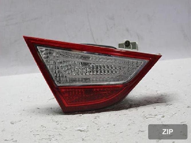 Накладка крышки багажника левая 924033S100
