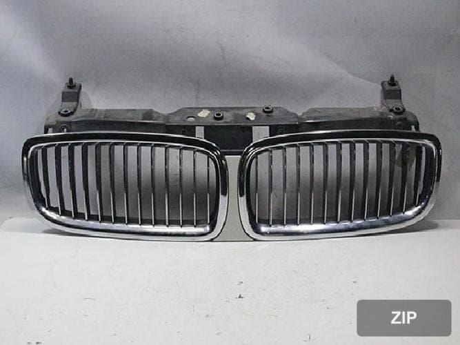 BMW 7 Series 2002 — решётка радиатора 51137037728
