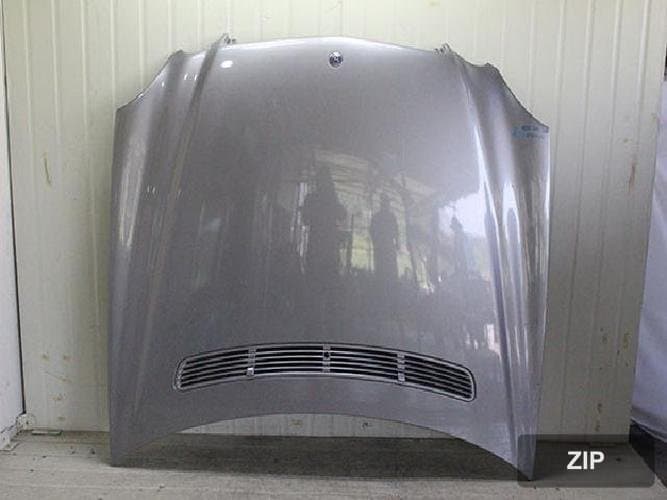 Mercedes-Benz E-класс 2003 — капот 1