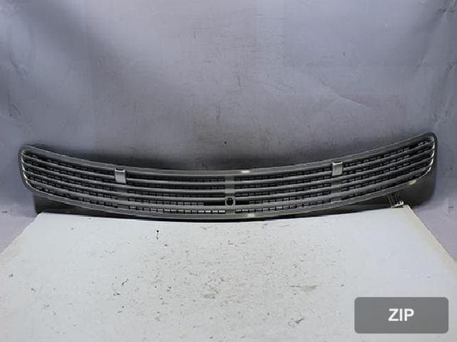 Mercedes-Benz E-Class 2007 — решётка радиатора