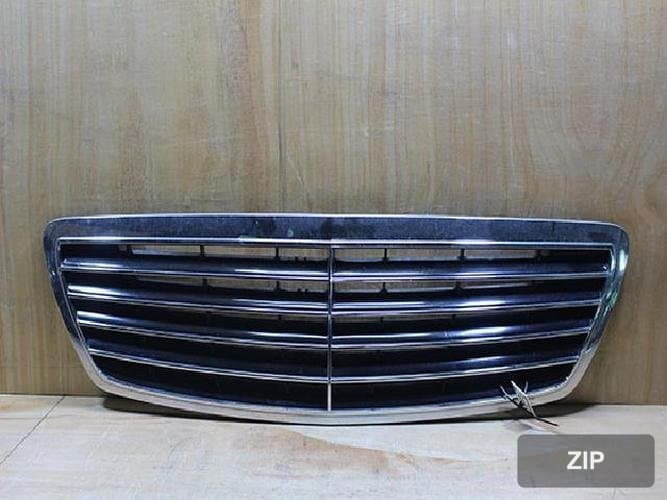 Mercedes-Benz S-Class 2004 — решетка радиатора A2208800583