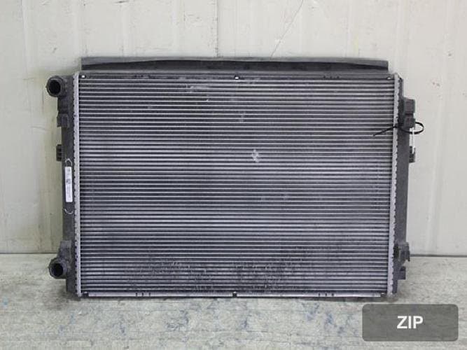 Volkswagen Golf 2012 — радиатор 5Q0121251ER