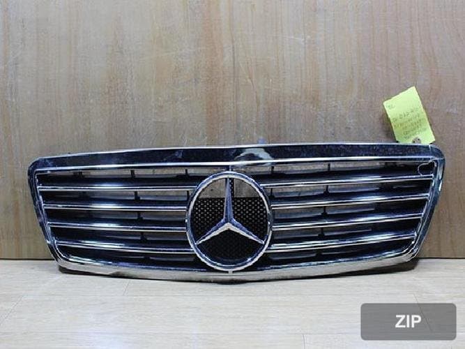 Mercedes-Benz C-класс 2001 — решётка радиатора