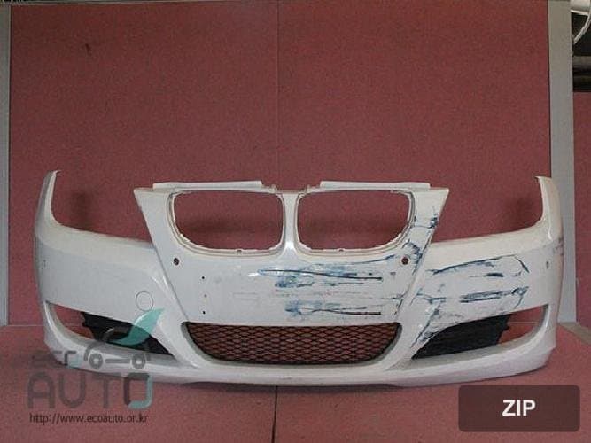 BMW 3 Series 2009 — передний бампер правый