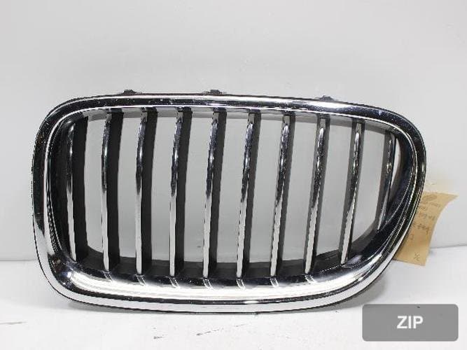 BMW 5серия 2013 — решетка радиатора 51137336477
