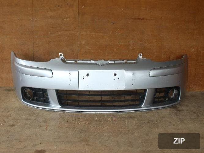 Volkswagen Golf 2009 — бампер передний 1K0807221B