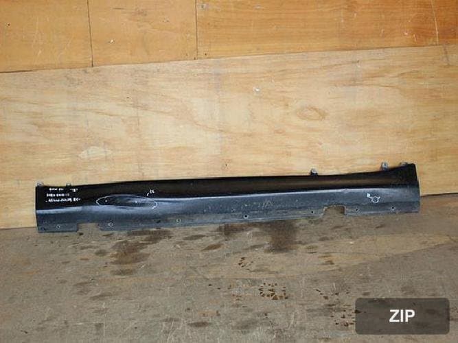 BMW Z3/Z4 1996 — боковой молдинг правый
