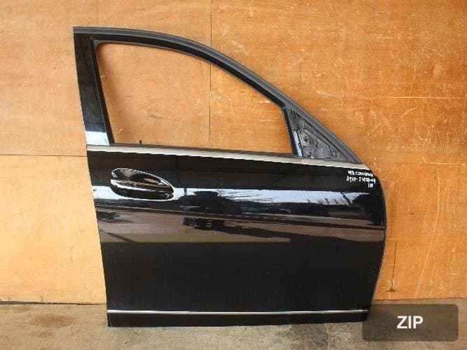 Mercedes-Benz C-Class W204 2013 — дверь передняя правая