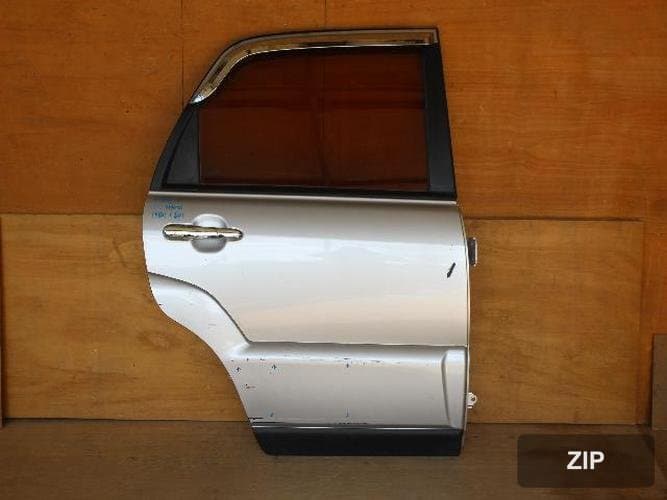 Kia Sportage 2009 — дверь задняя правая 770041F050