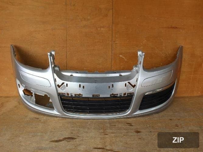 Volkswagen Jetta 2006 — передний бампер 1K0807221A