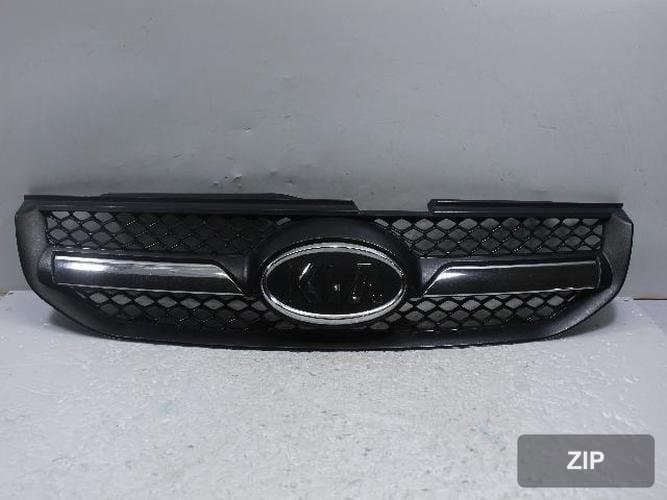 Kia Sportage 2008 — решётка радиатора 863501F500