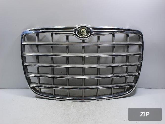 Chrysler 300 2006 — решетка радиатора 04805926AA