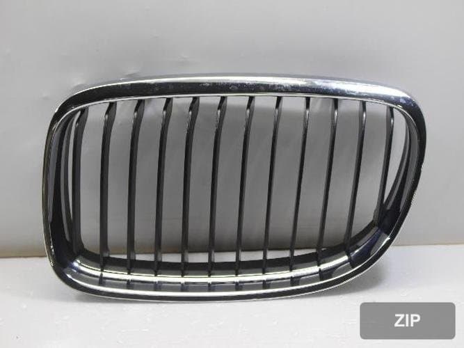 BMW 3 Series 2011 — решетка радиатора 51137201967