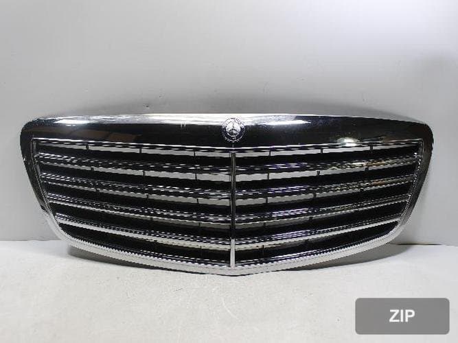 Mercedes-Benz S-класс 2006 — решетка радиатора