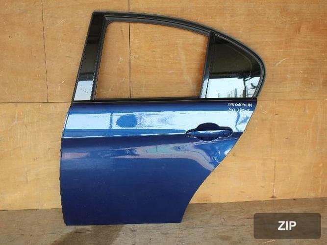 BMW 3 Series 2010 — дверь задняя левая