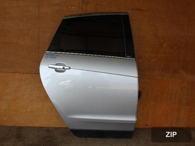 Cadillac SRX 2010 — дверь задняя правая