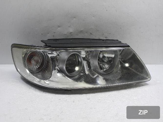 Hyundai Grandeur 2009 — фара правая